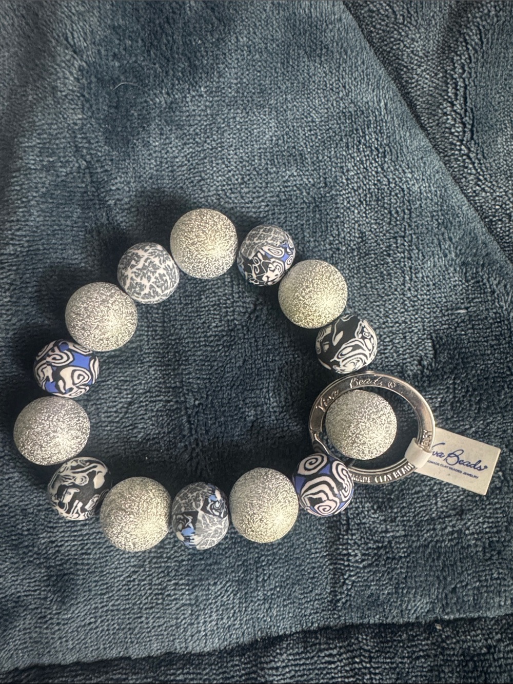 Viva Beads stretch bracelet key ring “Black Tie Affair”, blue & silver, NWT